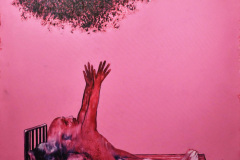 Abismael "Aby" Ruiz  El abrazo,  2022  Óleo sobre lienzo  60" x 48"