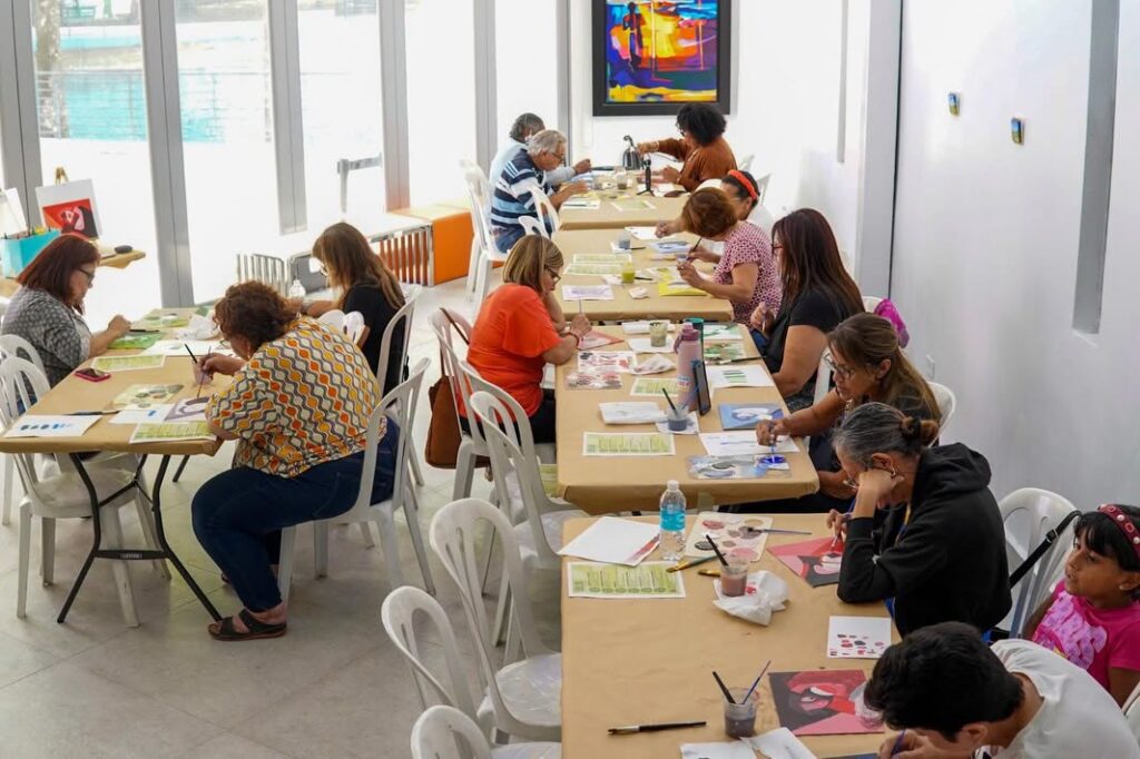 Fotos: Viernes de Oro Taller de Pintura