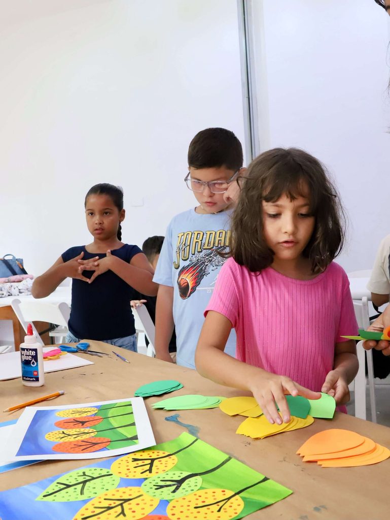 Fotos: Pequeños Artistas – Paisaje Otoñal